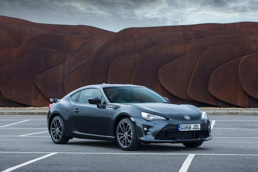 Toyota GT 86 2016 года  (UK) (фото 2 из 31)